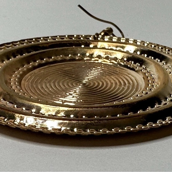 Elegant Gold and Black Circular Earrings - Picture 4 of 6